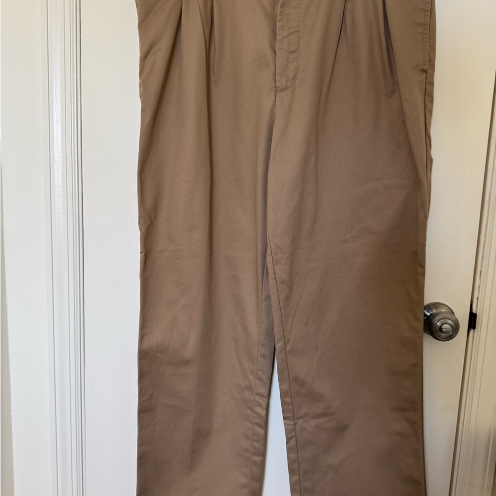 Light Brown Chinos with Relaxed Fit and Cotton Twill Fabric